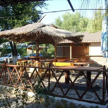 منتزه العطل Vestony Bungalows