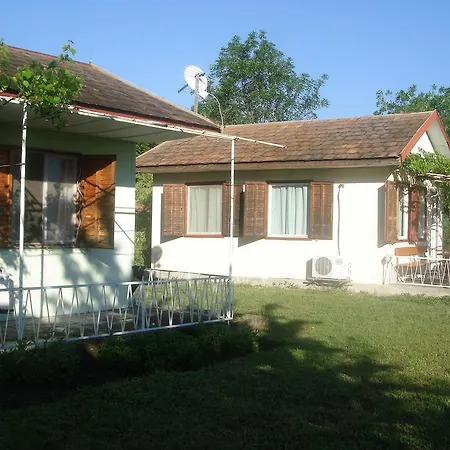 منتزه العطل Vestony Bungalows *